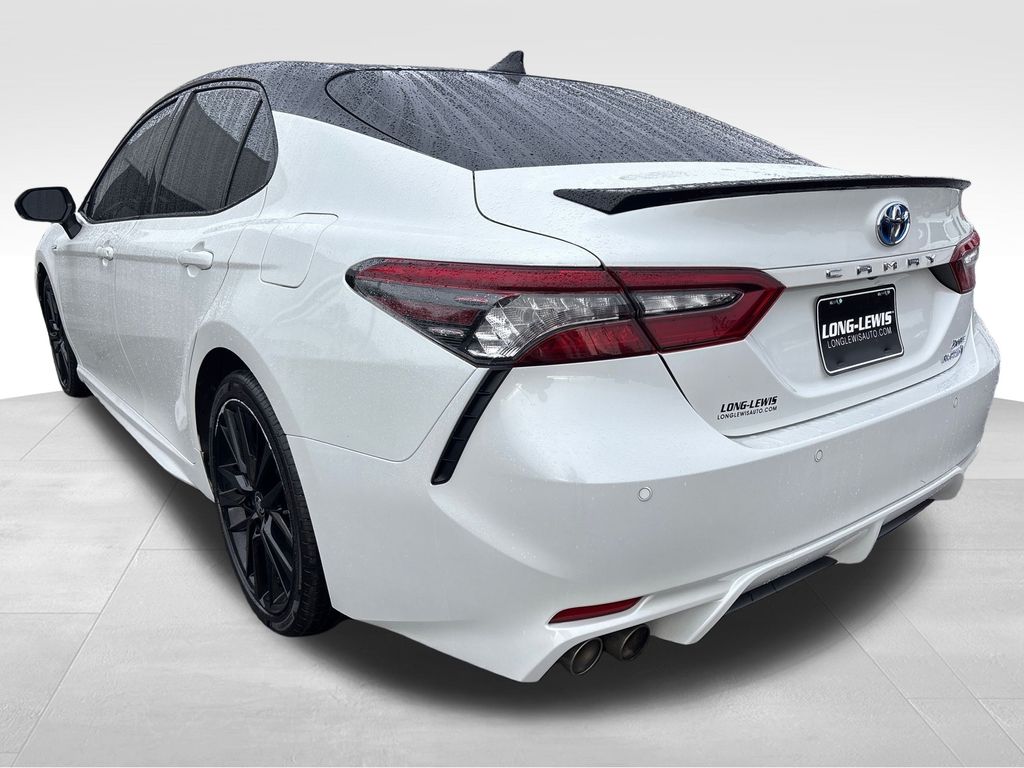 2021 Toyota Camry Hybrid XSE photo 3