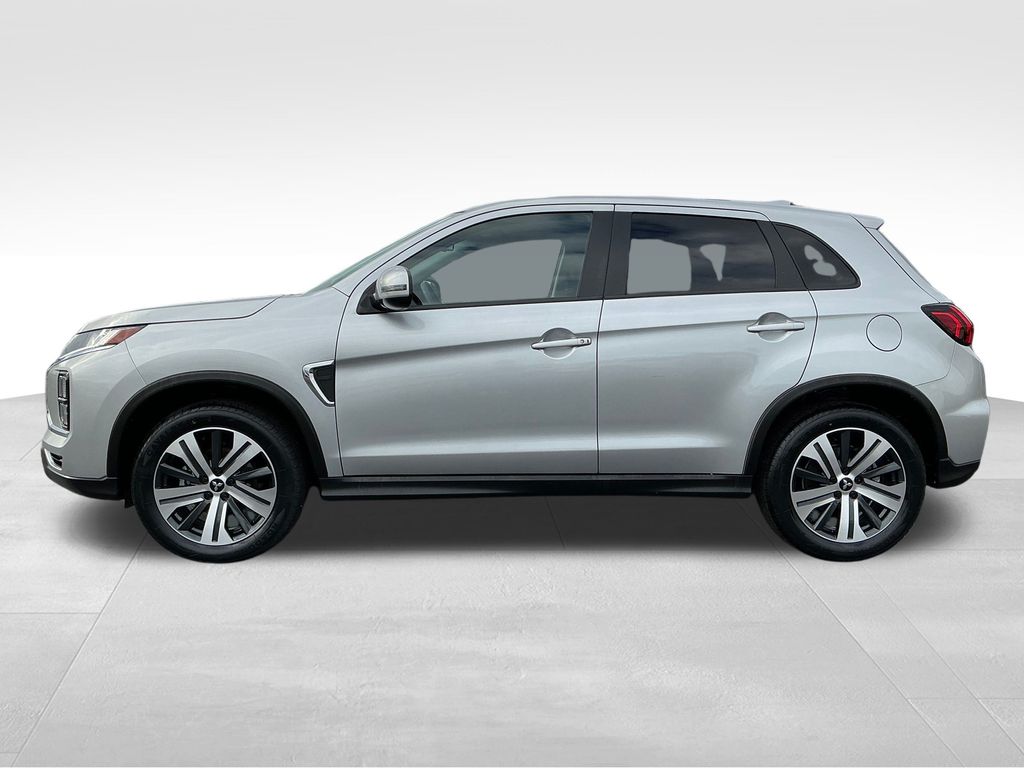 2022 Mitsubishi Outlander Sport SE photo 2