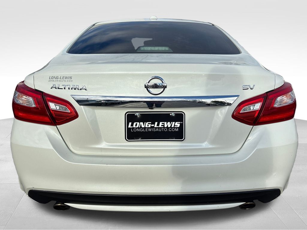 2017 Nissan Altima 2.5 SV photo 4
