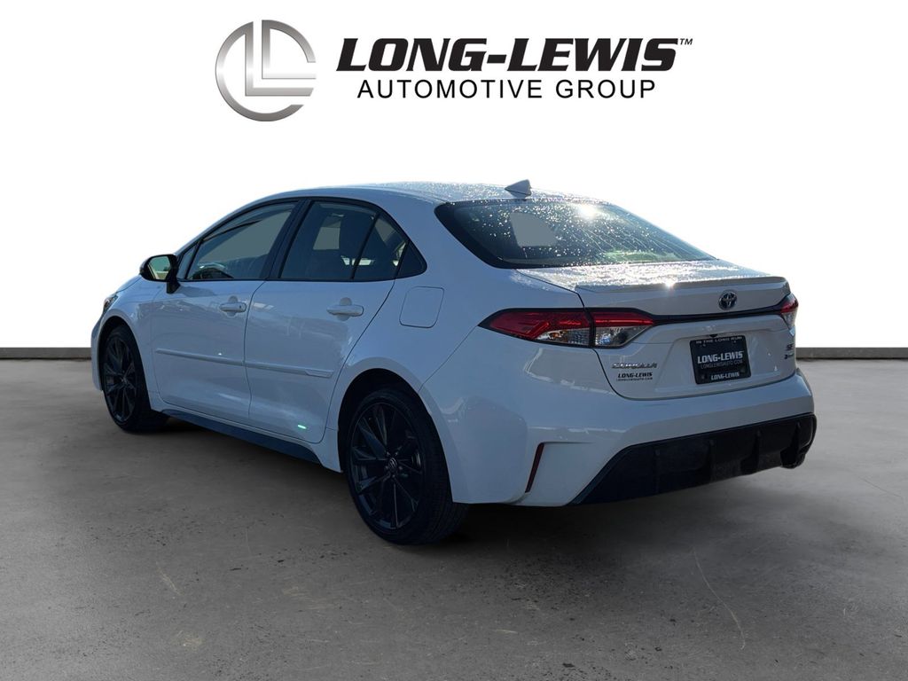 2025 Toyota Corolla Hybrid photo 3