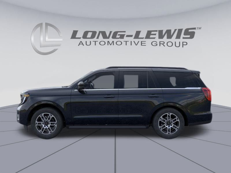 2025 Ford Expedition photo 3