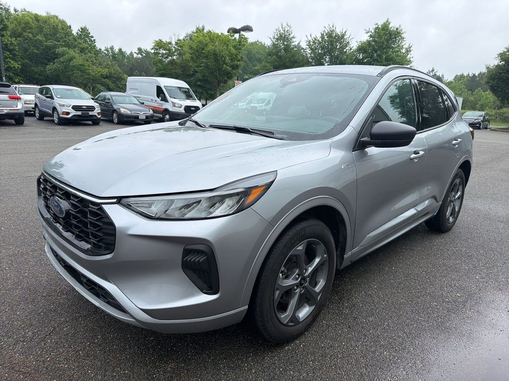 2024 Ford Escape ST-Line FWD's photo