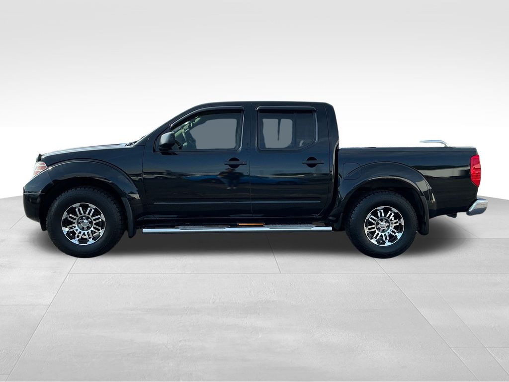 2017 Nissan Frontier SV photo 2
