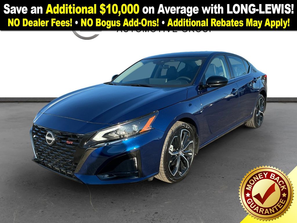 2024 Nissan Altima SR's photo