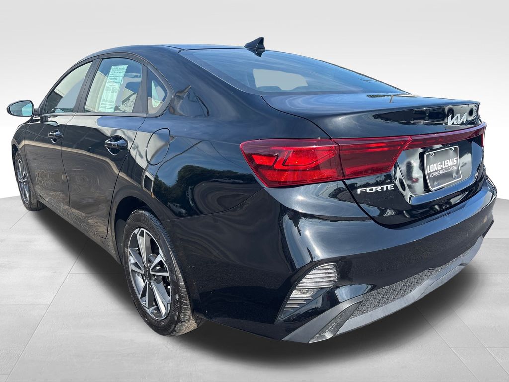 2024 Kia Forte LXS photo 3