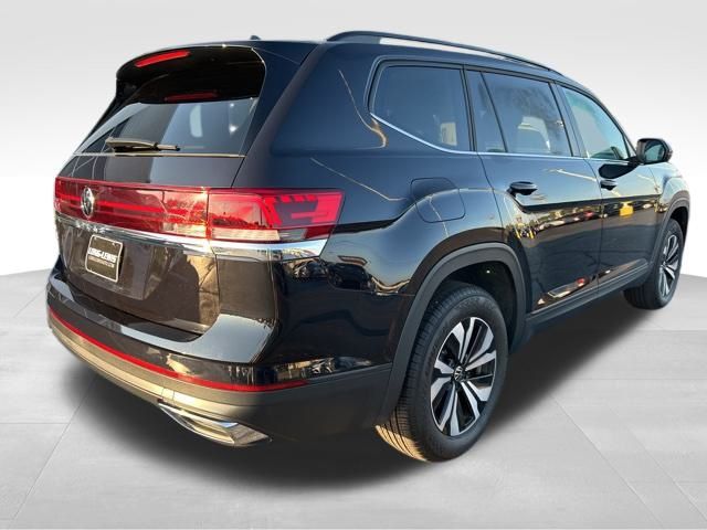 2024 Volkswagen Atlas SE photo 2