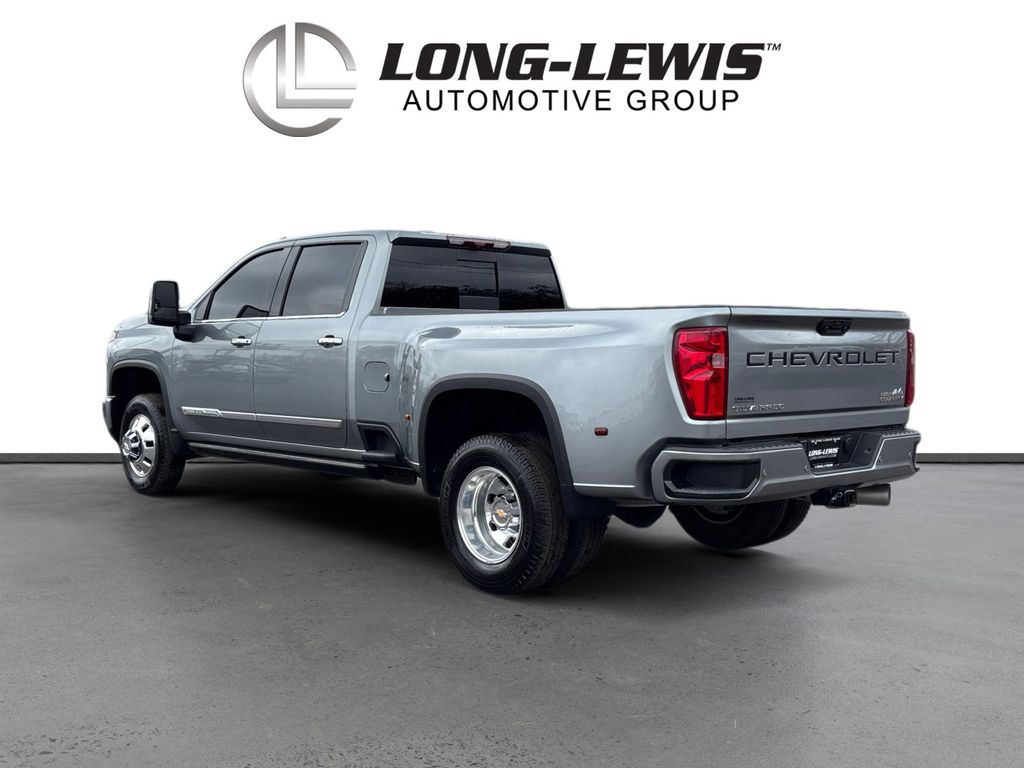 2024 Chevrolet Silverado 3500HD High Country photo 3