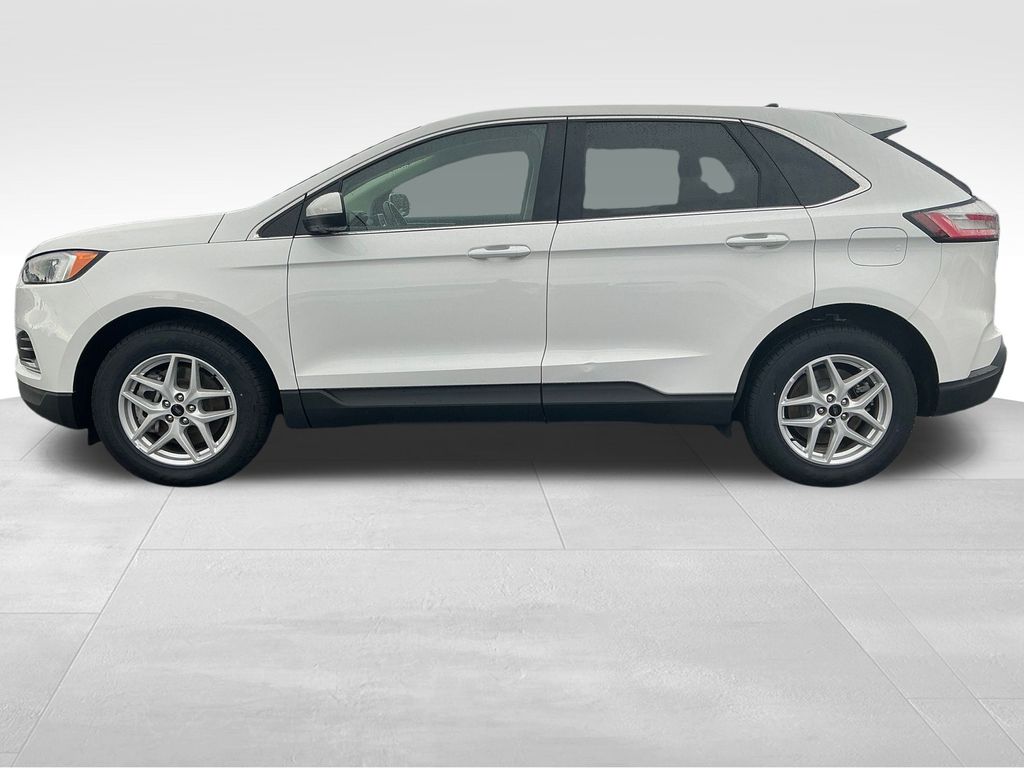 2023 Ford Edge SEL photo 2