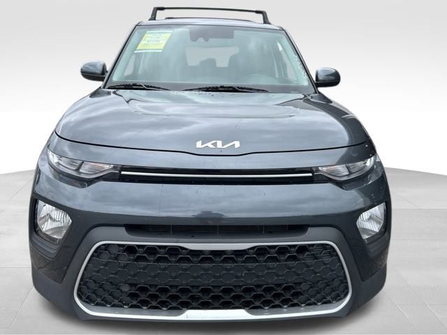 2022 Kia Soul LX photo 2
