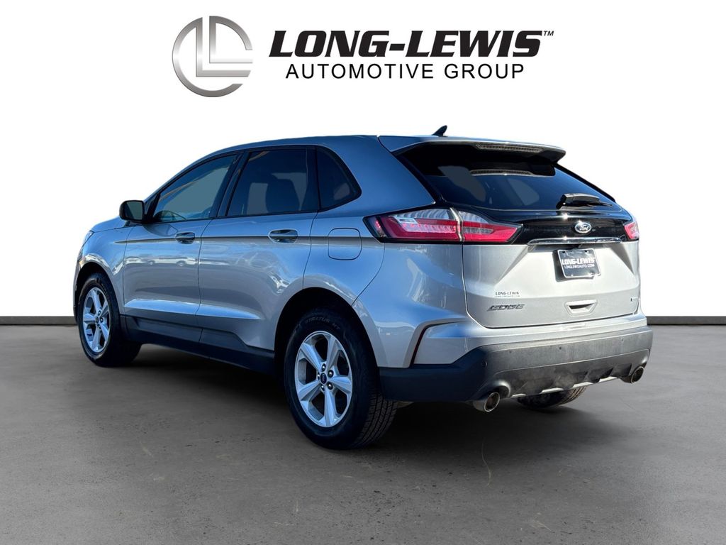 2020 Ford Edge SE photo 3