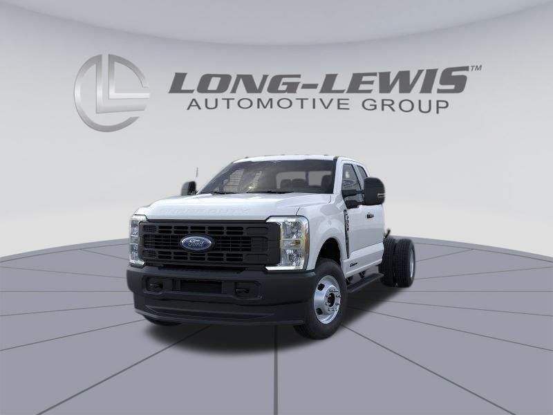 2026 Ford F-350 photo 2