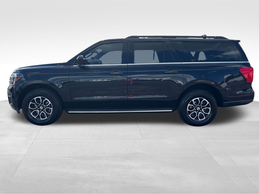 2022 Ford Expedition MAX XLT photo 2