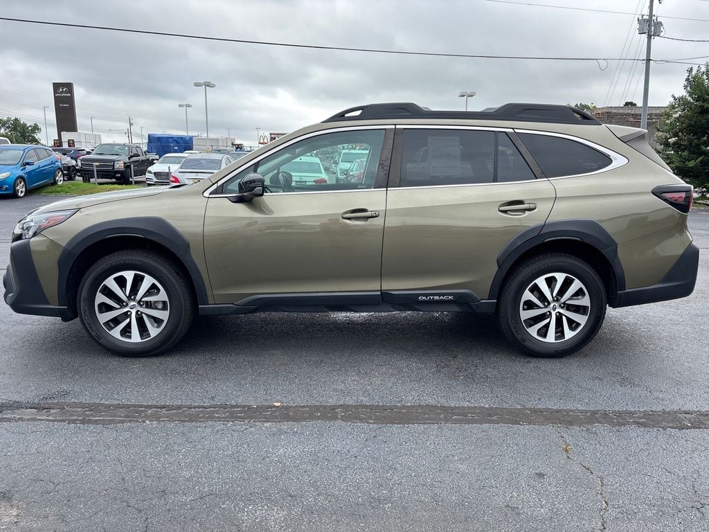 Used 2023 Subaru Outback Premium SUV