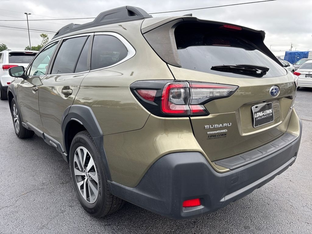 Used 2023 Subaru Outback Premium SUV