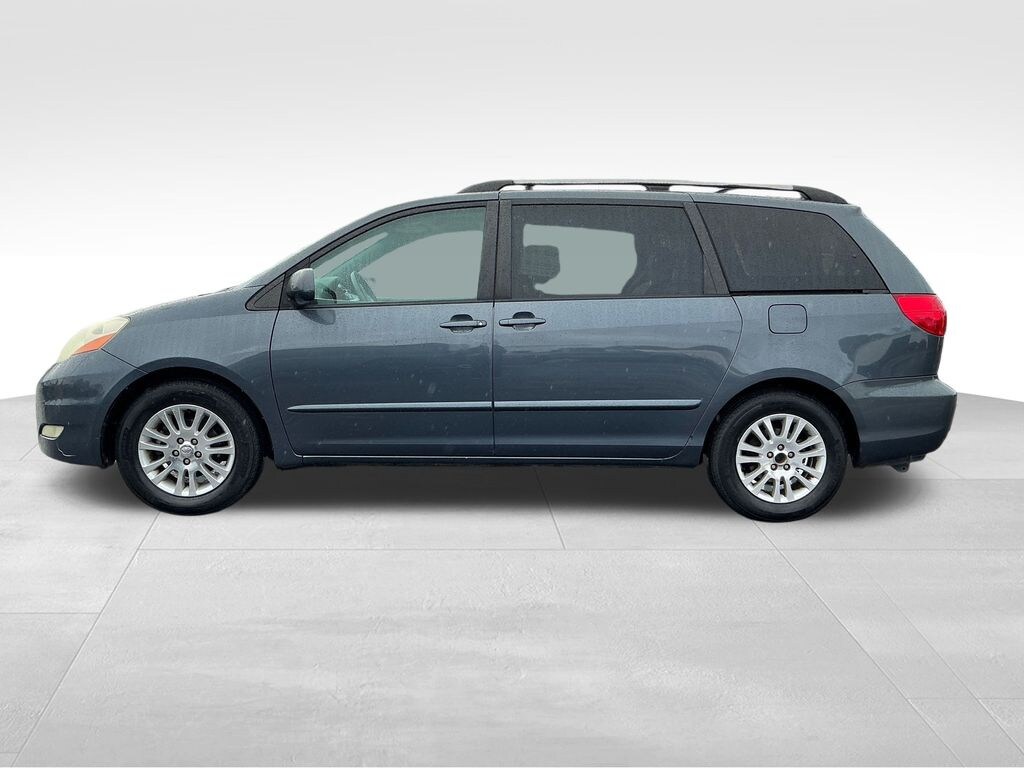 Used 2009 Toyota Sienna  Minivan/Van