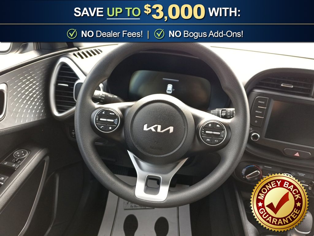 2025 Kia Soul LX - Photo 18