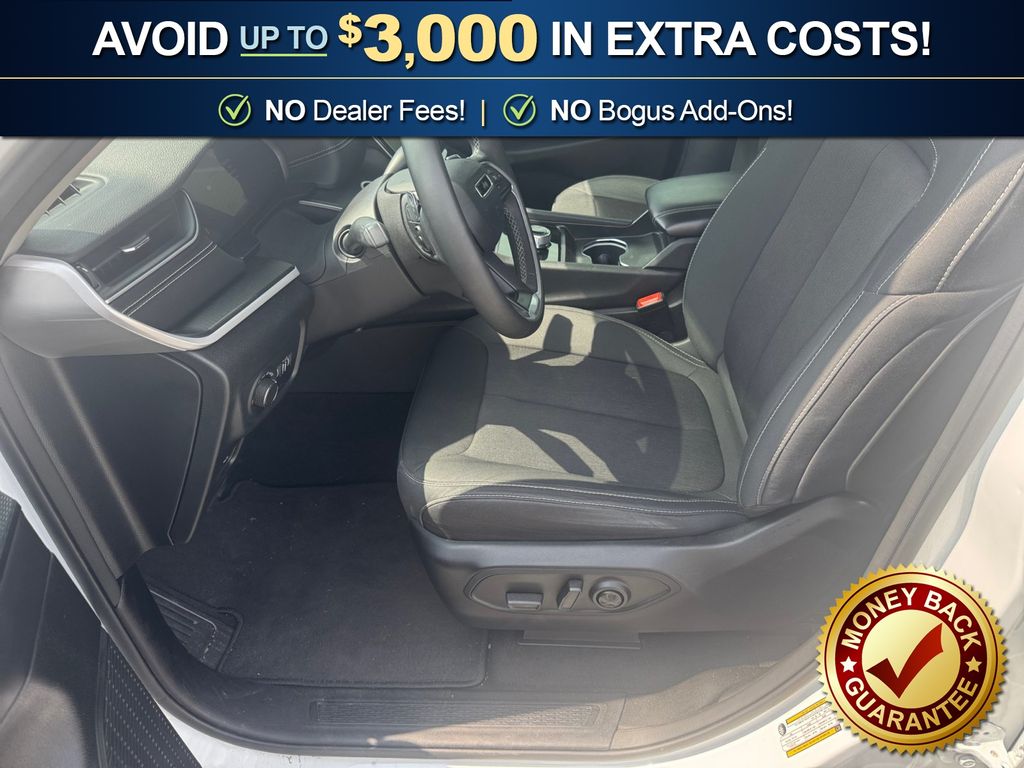 2023 Jeep Grand Cherokee Laredo - Photo 14