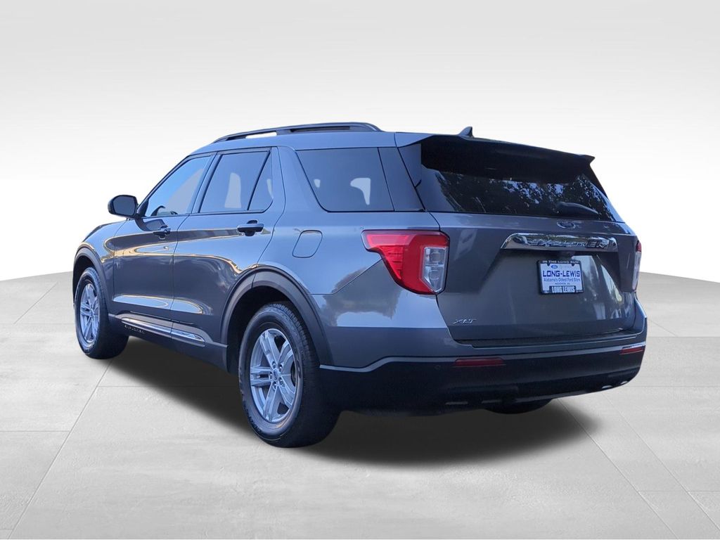 2021 Ford Explorer XLT photo 2