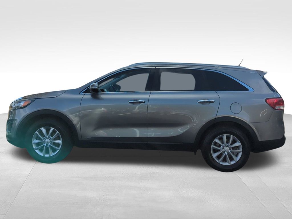 2016 Kia Sorento LX photo 2