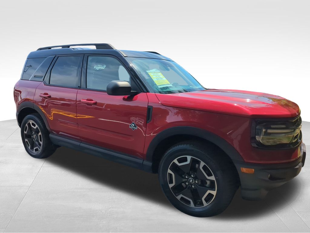 2021 Ford Bronco Sport Outer Banks photo 2