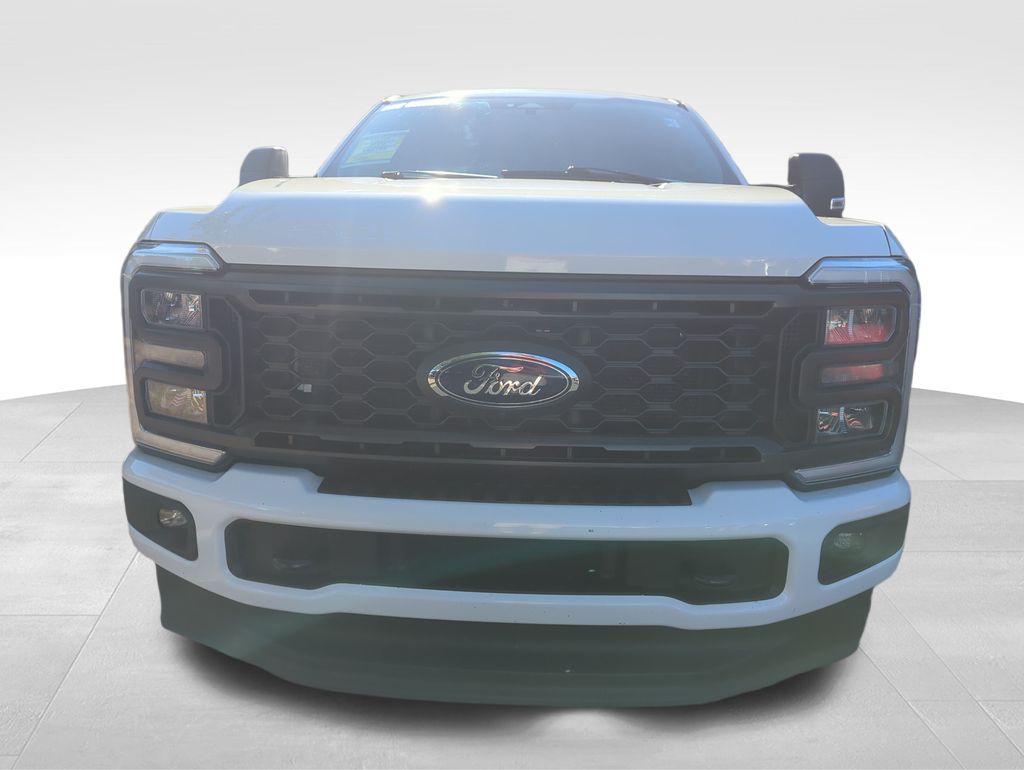 2023 Ford F-250 photo 2