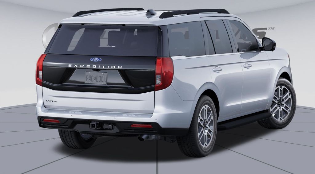 2025 Ford Expedition photo 2