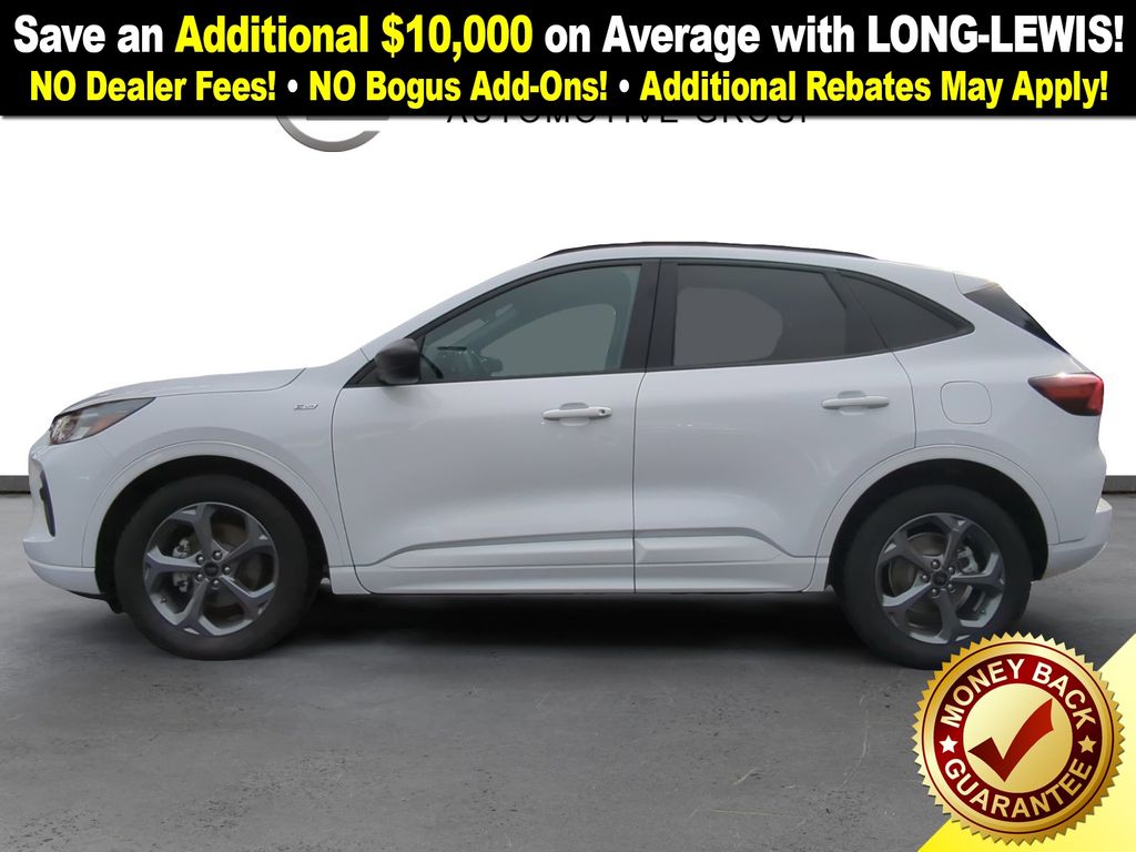 2023 Ford Escape ST-Line photo 2