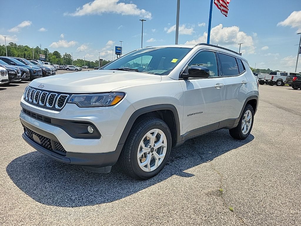 2025 Jeep Compass Latitude 4X4's photo