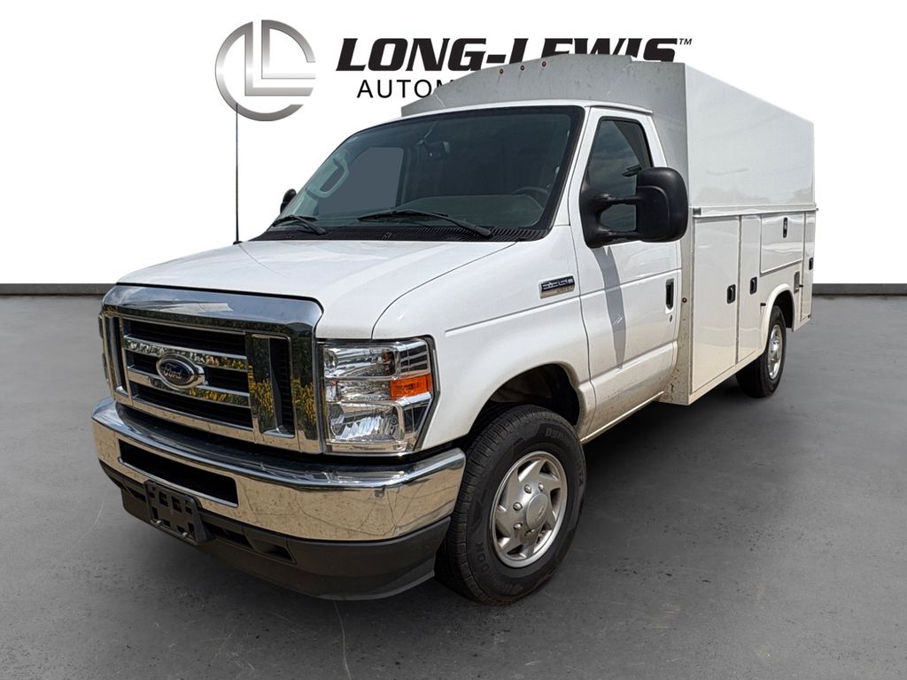 2023 Ford E-Series SRW E-350 Super Duty 138 in WB's photo