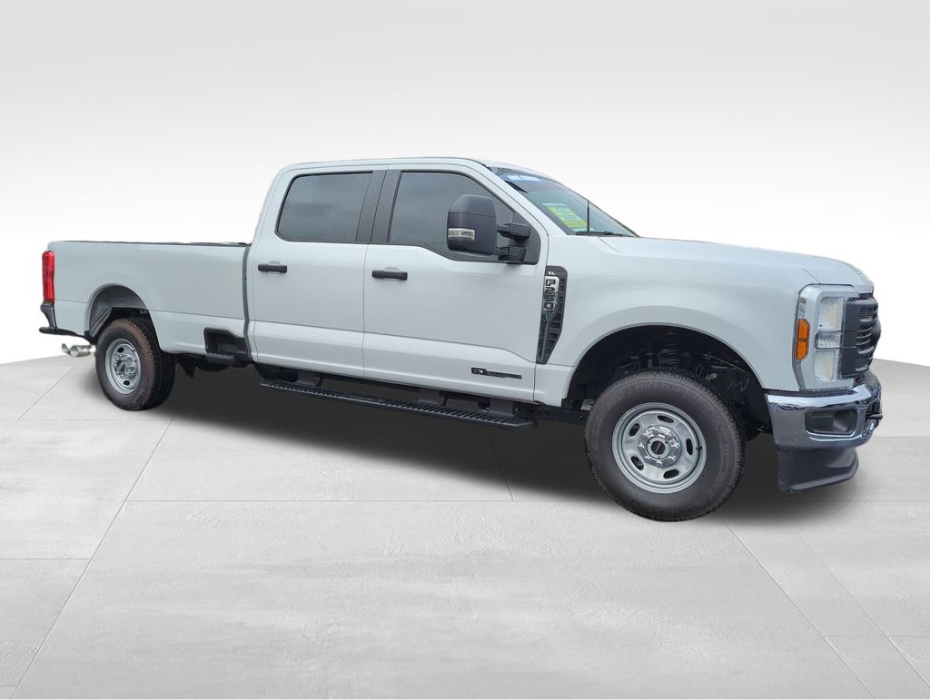 2025 Ford F-250 photo 3