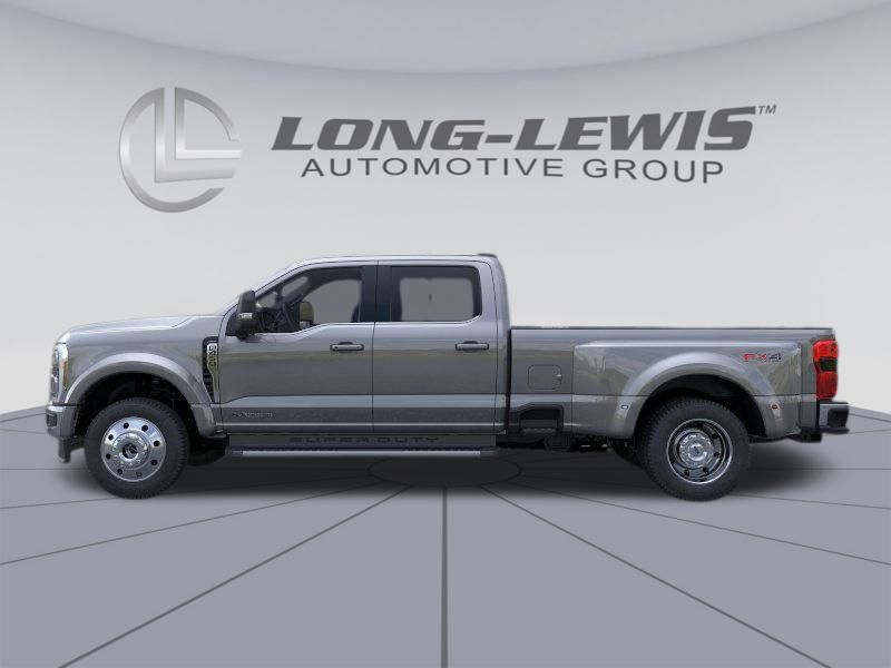 2026 Ford F-450 photo 3
