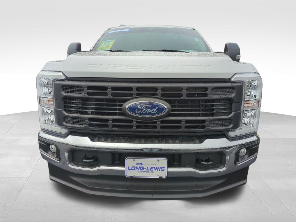 2025 Ford F-250 photo 2