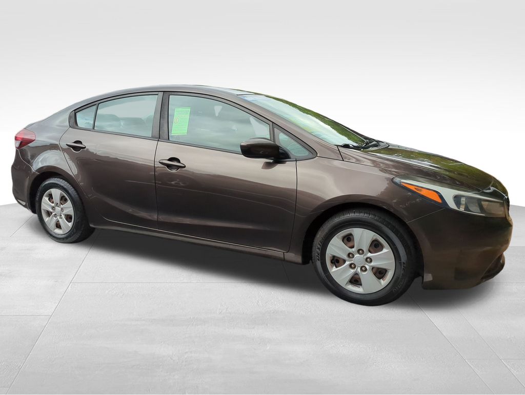 2018 Kia Forte LX Base photo 3
