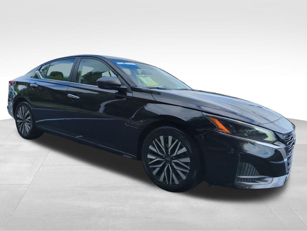 Used 2024 Nissan Altima 2.5 SV Sedan