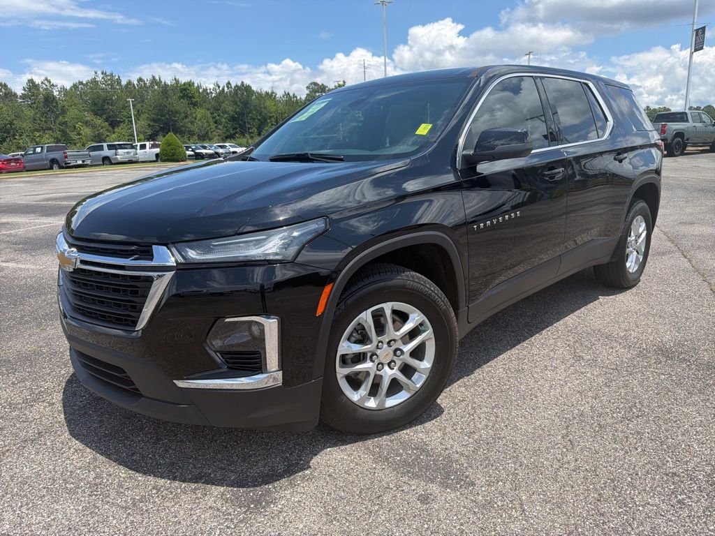 2024 Chevrolet Traverse FWD LS's photo