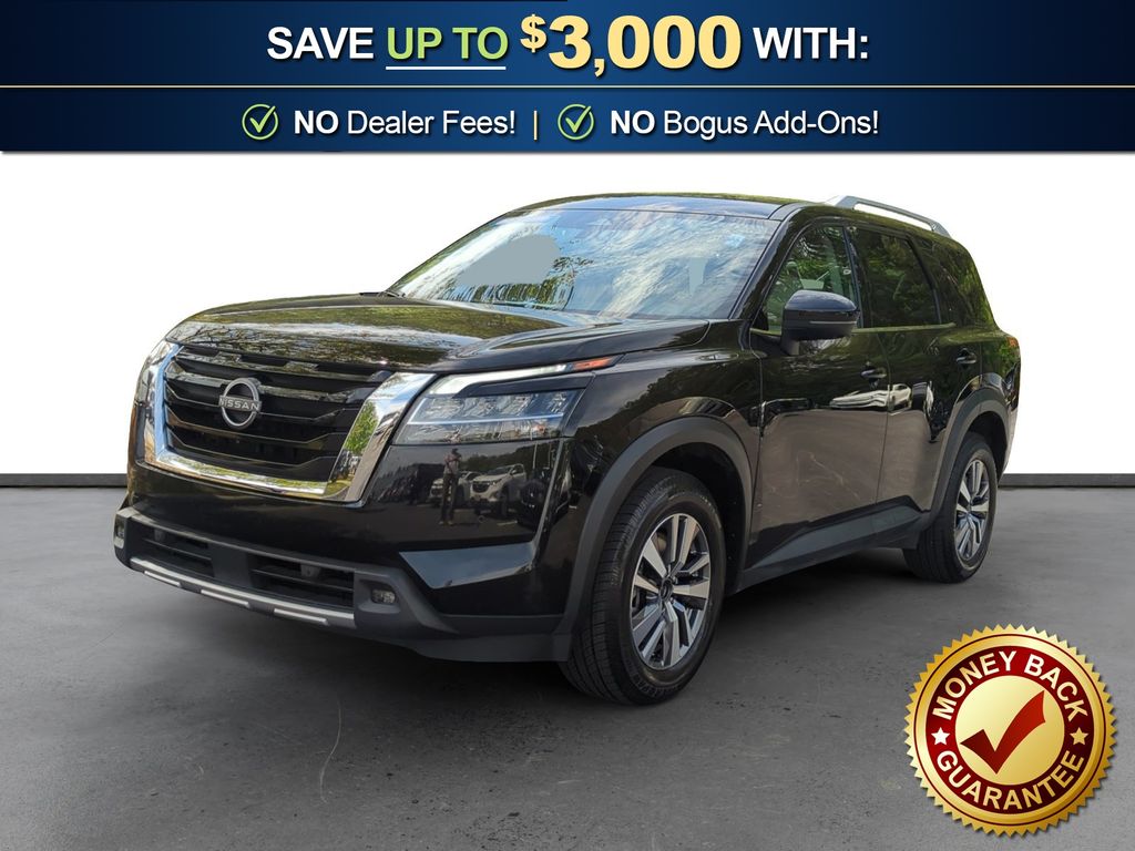 2023 Nissan Pathfinder SL