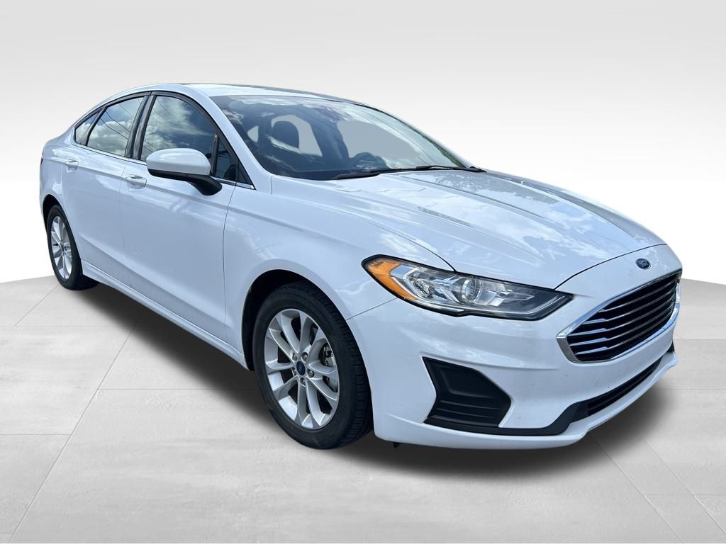 2020 Ford Fusion SE photo 3