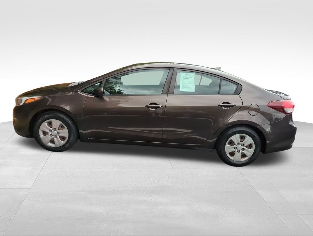 2018 Kia Forte LX Base photo 4