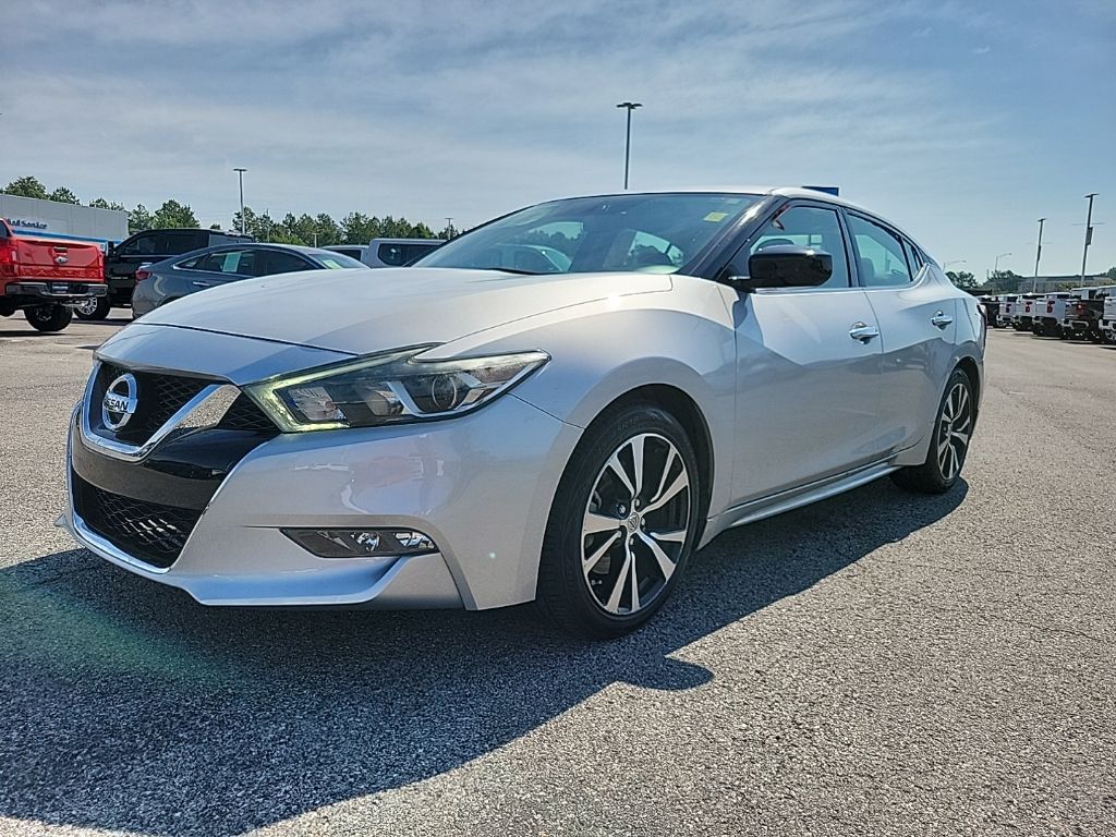 2018 Nissan Maxima S's photo