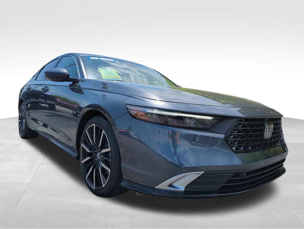 2023 Honda Accord Hybrid Touring photo 3
