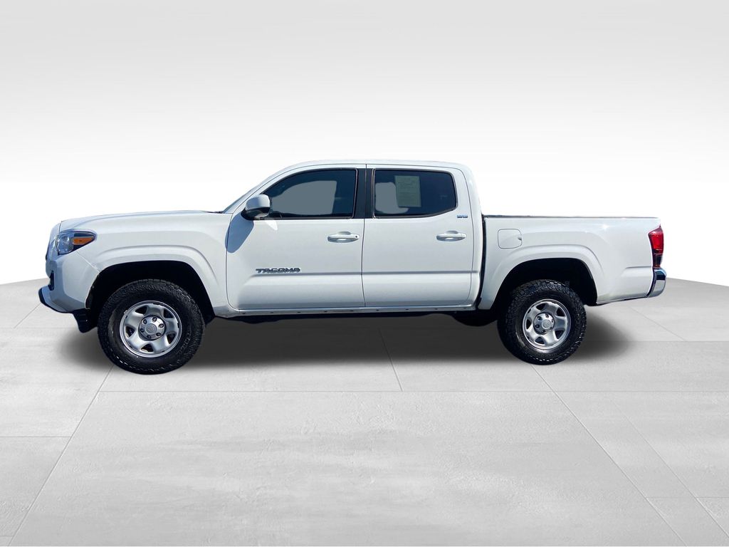 2020 Toyota Tacoma SR5 photo 2