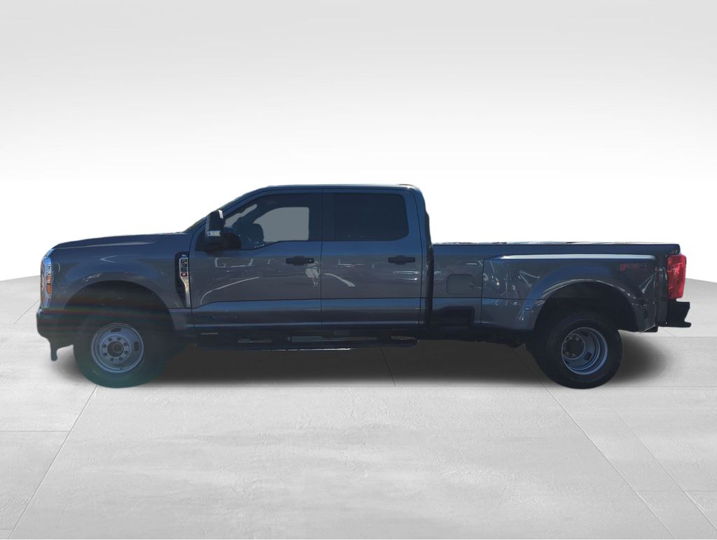 2024 Ford F-350 photo 4