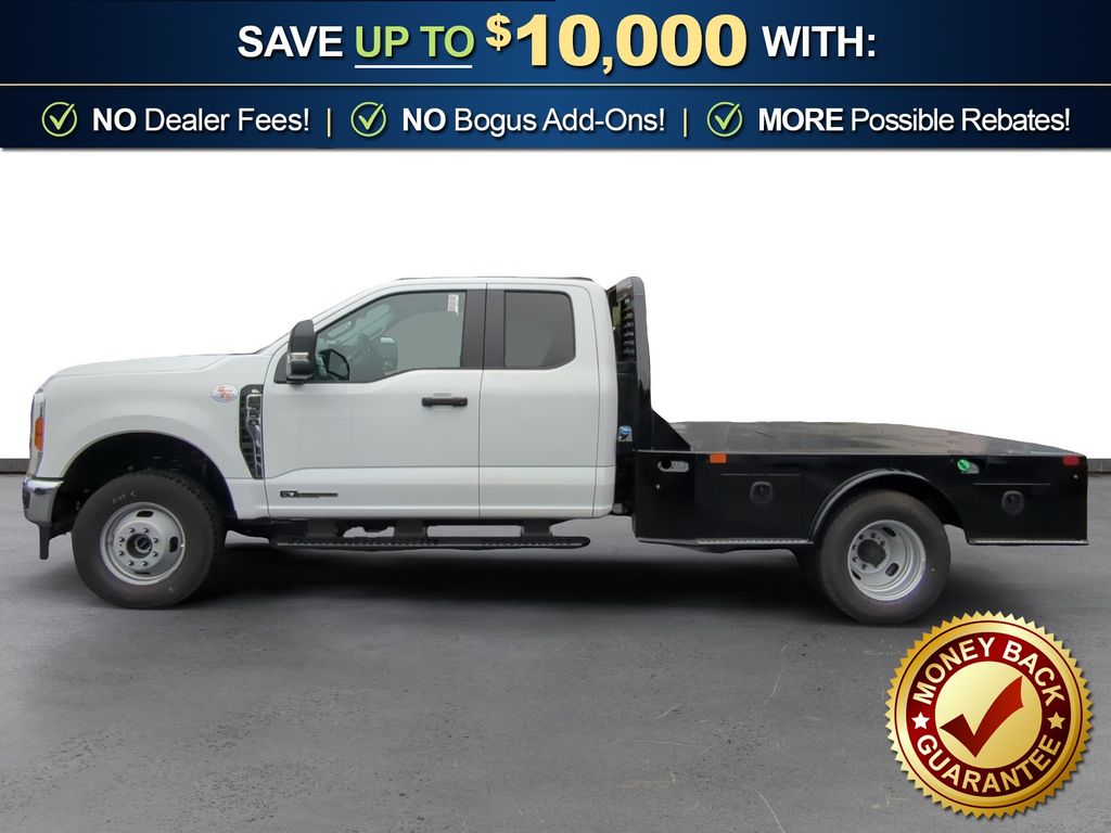 2026 Ford F-350 Super Duty Chassis Cab XL - Photo 2