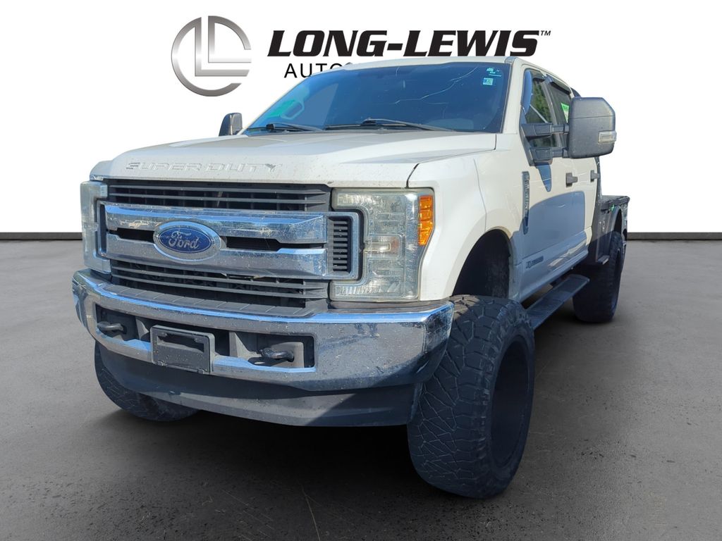 2017 Ford F-250 XLT 4x4 Crew Cab 8' Box's photo