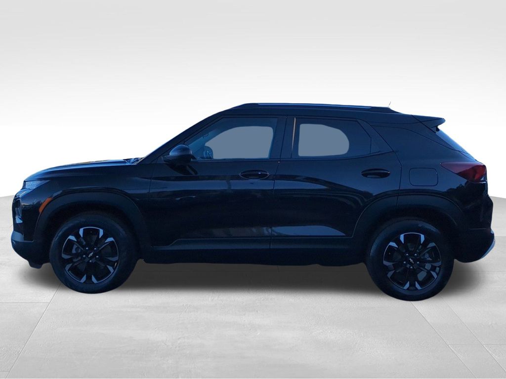 2023 Chevrolet Trailblazer LT photo 2