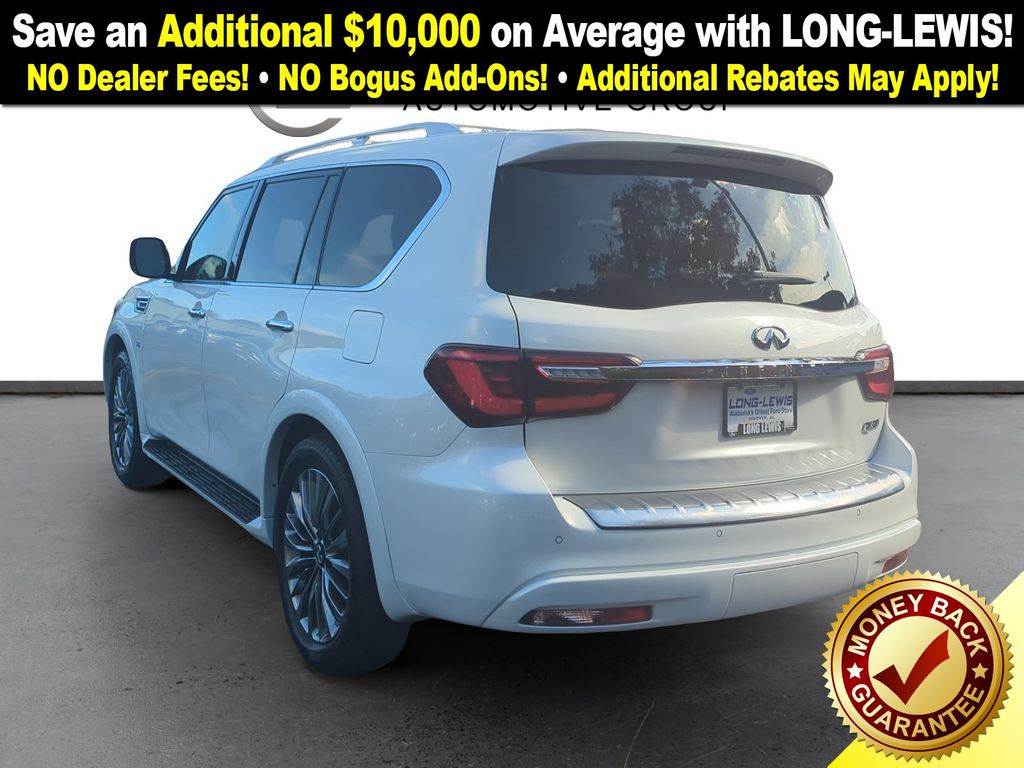 2019 Infiniti QX80 Luxe photo 3