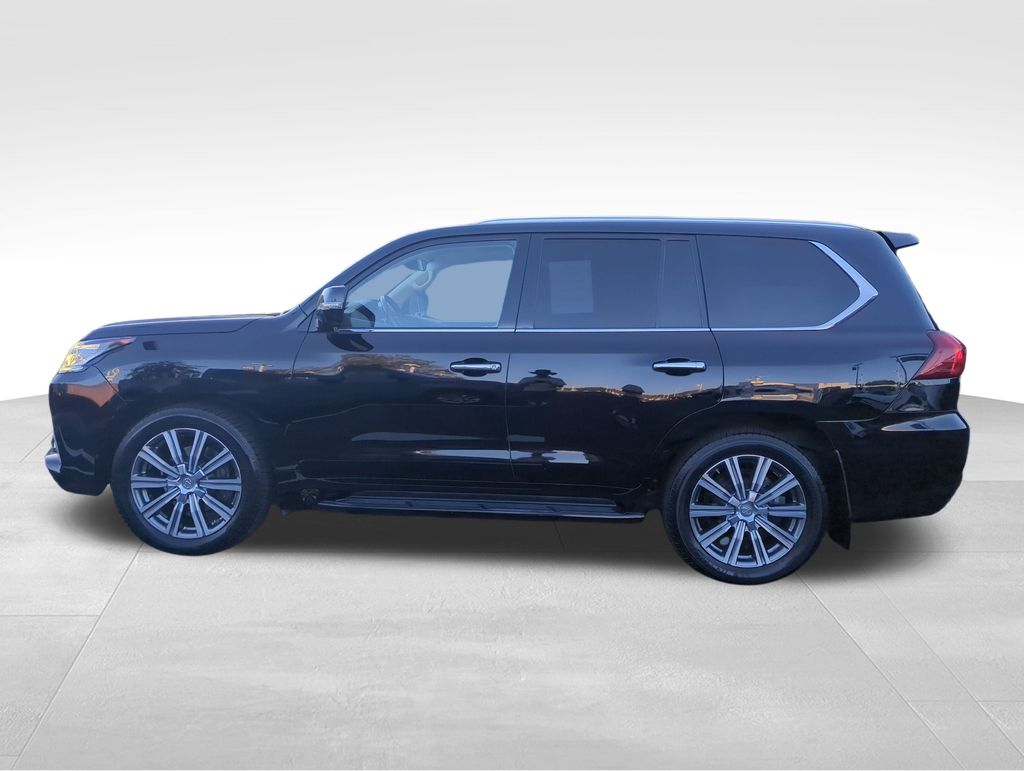 2016 Lexus LX 570 photo 4