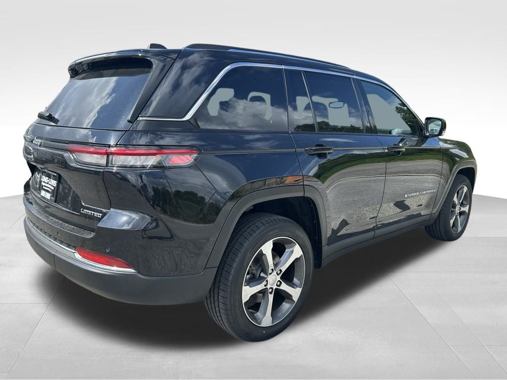 2023 Jeep Grand Cherokee Limited photo 4