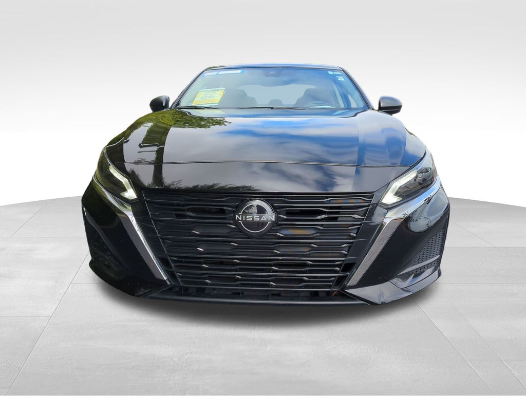 2024 Nissan Altima 2.5 SV photo 2