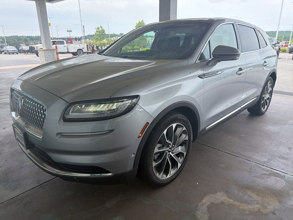 2022 Lincoln Nautilus Reserve FWD's photo